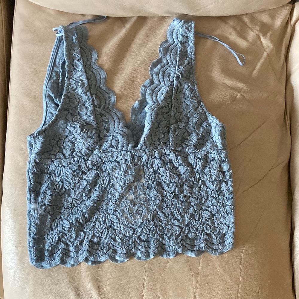 NWT Zara L dusty blue lace crop tank